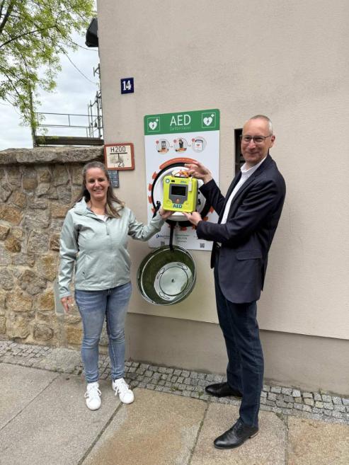 Bild zu Bautzen baut Defibrillator-Netz weiter aus
