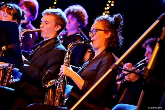 Steinhaus Bautzen ldt ein: Werde Teil des Swingin Santa Weihnachtskonzerts!